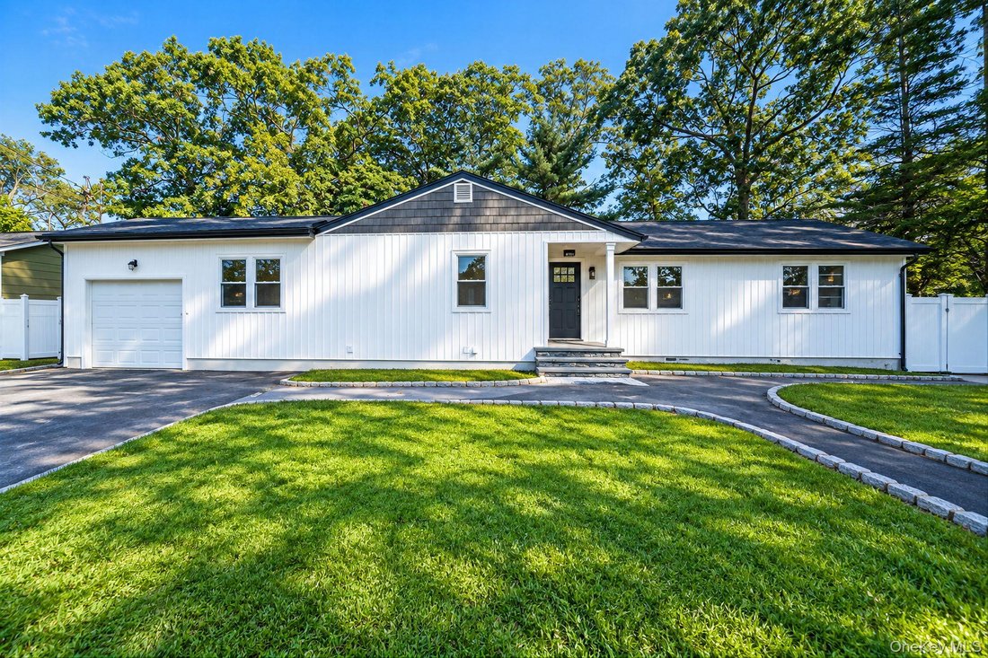 House in West Babylon, New York, United States 3 - 18834419