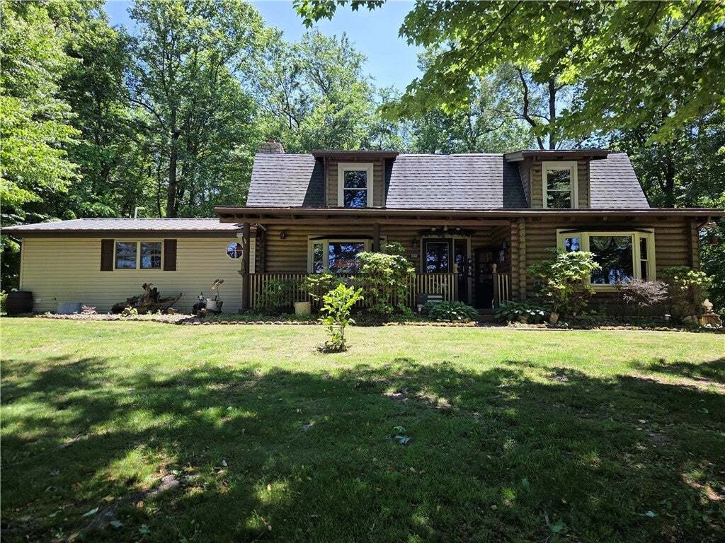 House in Aliquippa, Pennsylvania, United States 1 - 18832057