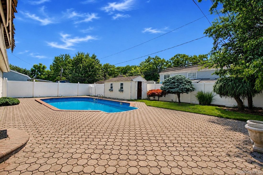 Casa en Hicksville, Nueva York, Estados Unidos 2 - 18830585