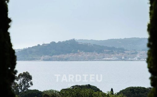 Anwesen in Grimaud, Provence-Alpes-Côte d'Azur, Frankreich 1