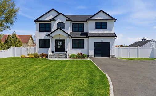 House in Massapequa, New York, United States 1