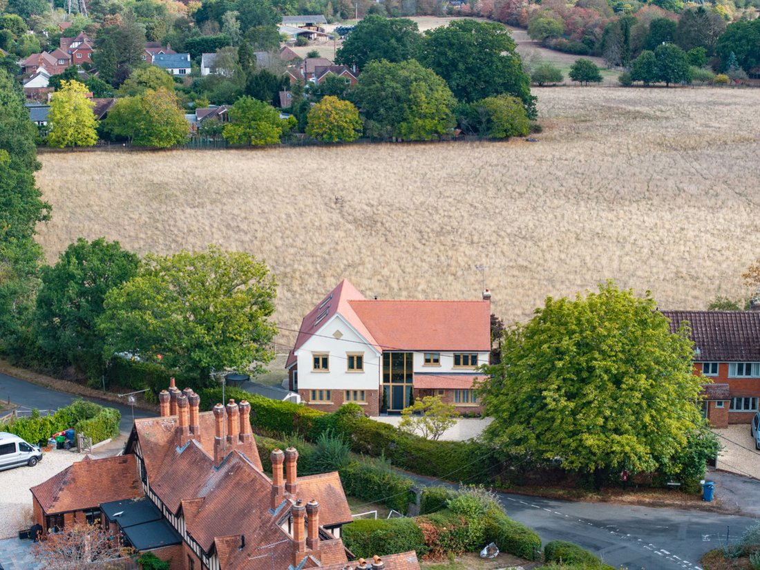 House in Hampshire, England 3 - 18834931