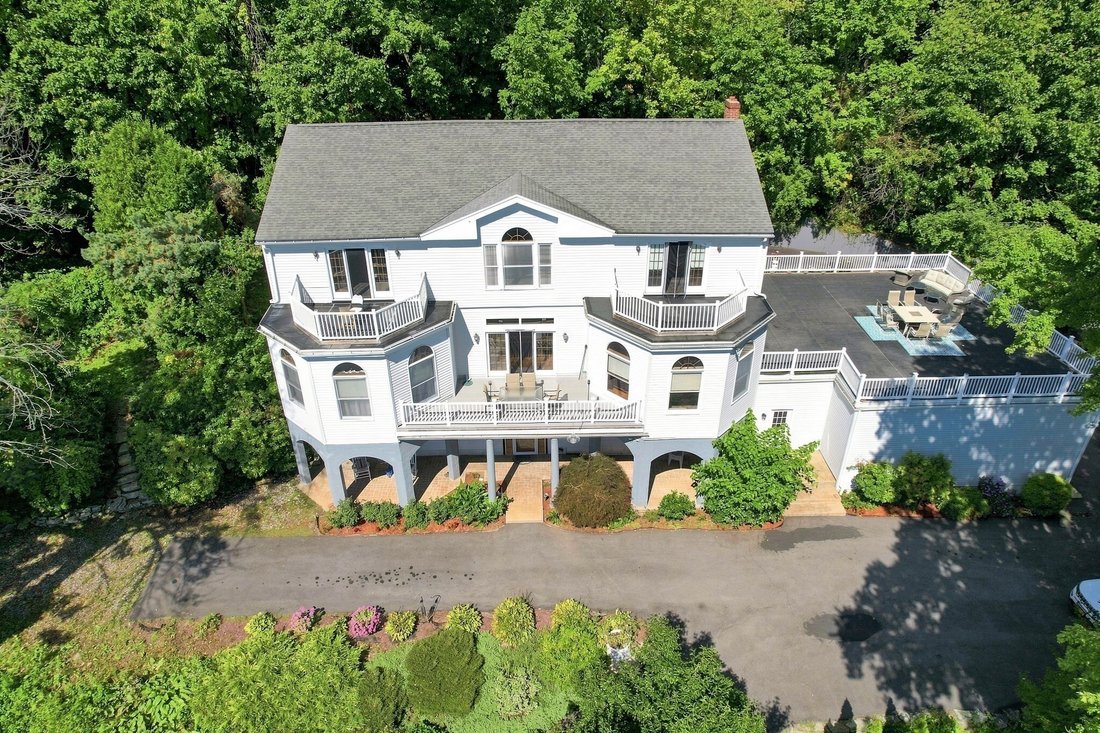 House in Millbury, Massachusetts, United States 1 - 18833705