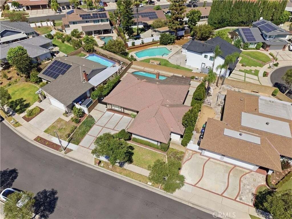 House in Fullerton, California, United States 5 - 18833529