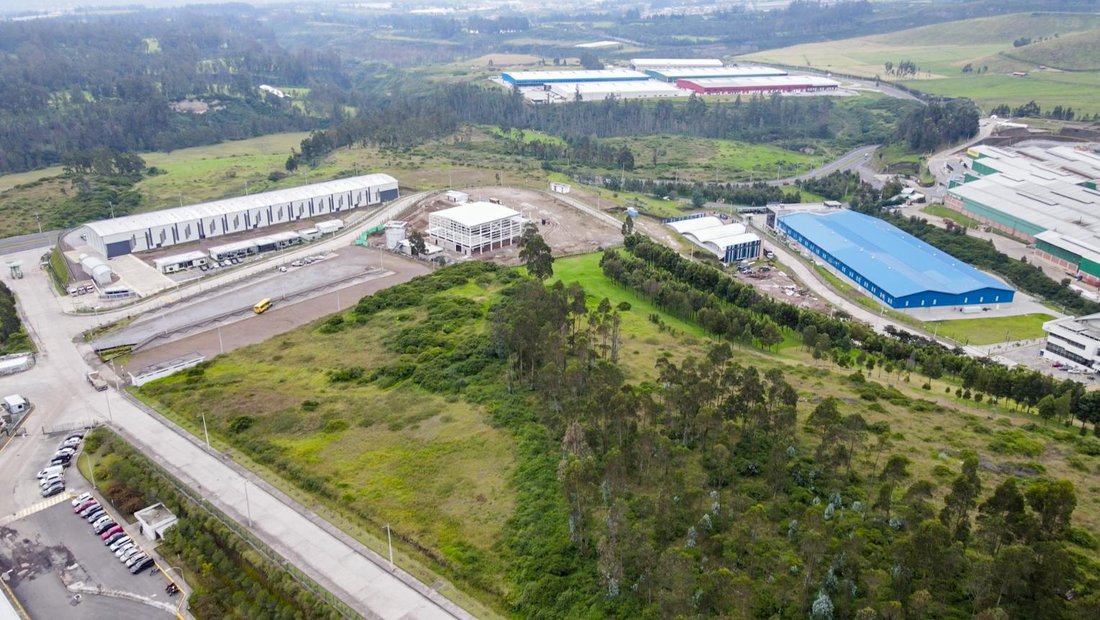 Terreno a Quito, Provincia del Pichincha, Ecuador 2 - 18830549