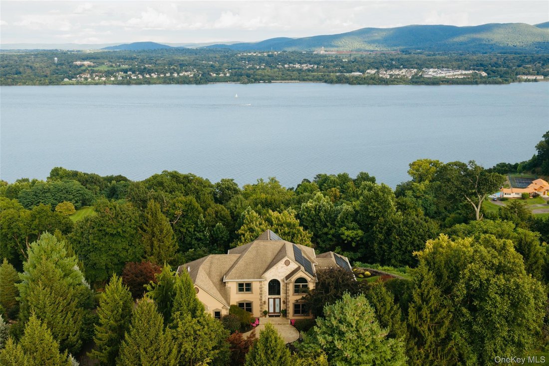House in Newburgh, New York, United States 1 - 18089547