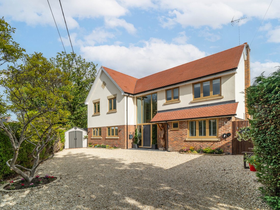 House in Hampshire, England 1 - 18834931