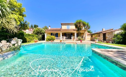 House in Camplanier, Nimes, France 1