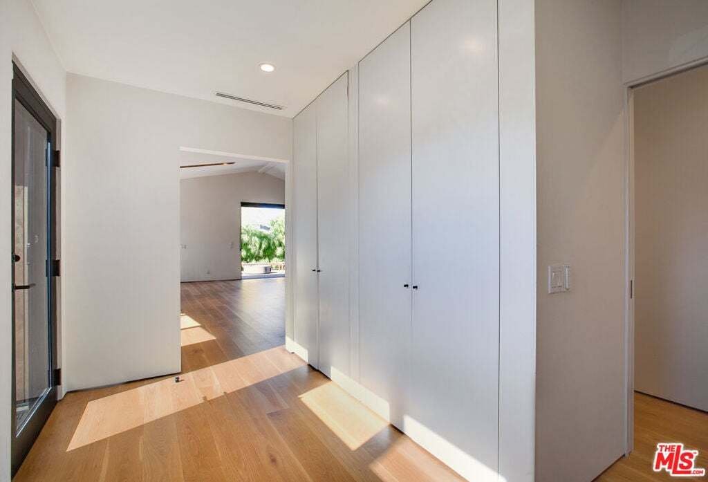 House in Los Angeles, California, United States 5 - 18832254