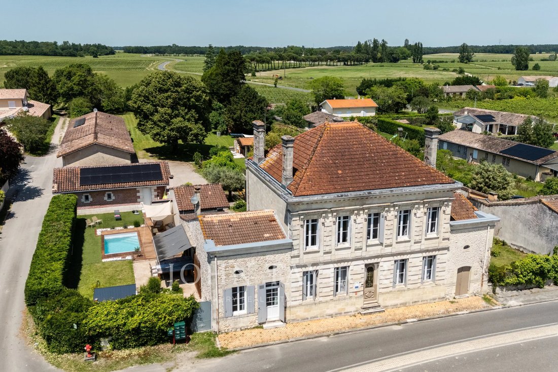 Maison à Hôtel de Ville-Quinconce-Saint Seurin-Fondaudège, Bordeaux, France 1 - 18831369
