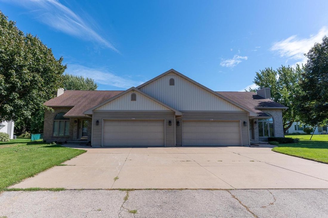 Harrison, Wisconsin, United States 1 - 18832219