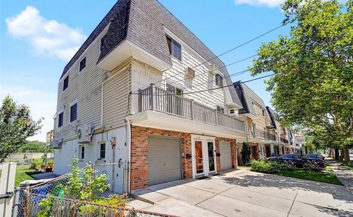 House in New York, New York, United States 1