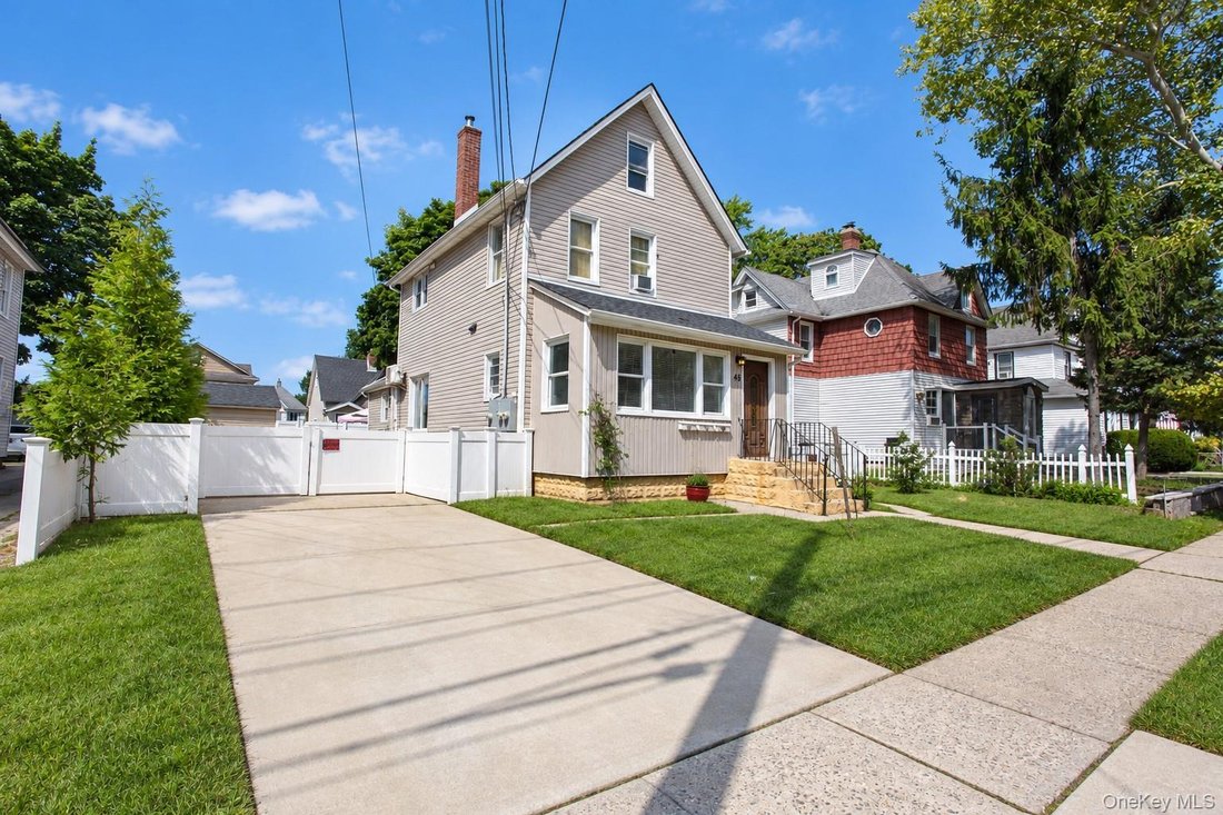 Lynbrook, New York, United States 2 - 18834565
