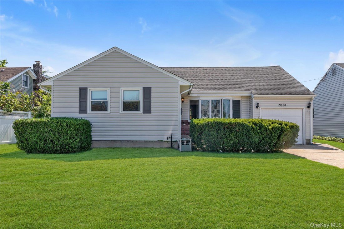 House in Bethpage, New York, United States 1 - 18834520