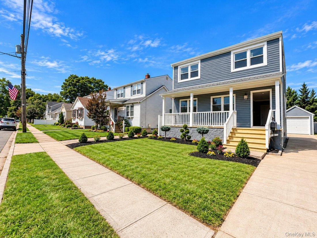House in Bellmore, New York, United States 4 - 18834428