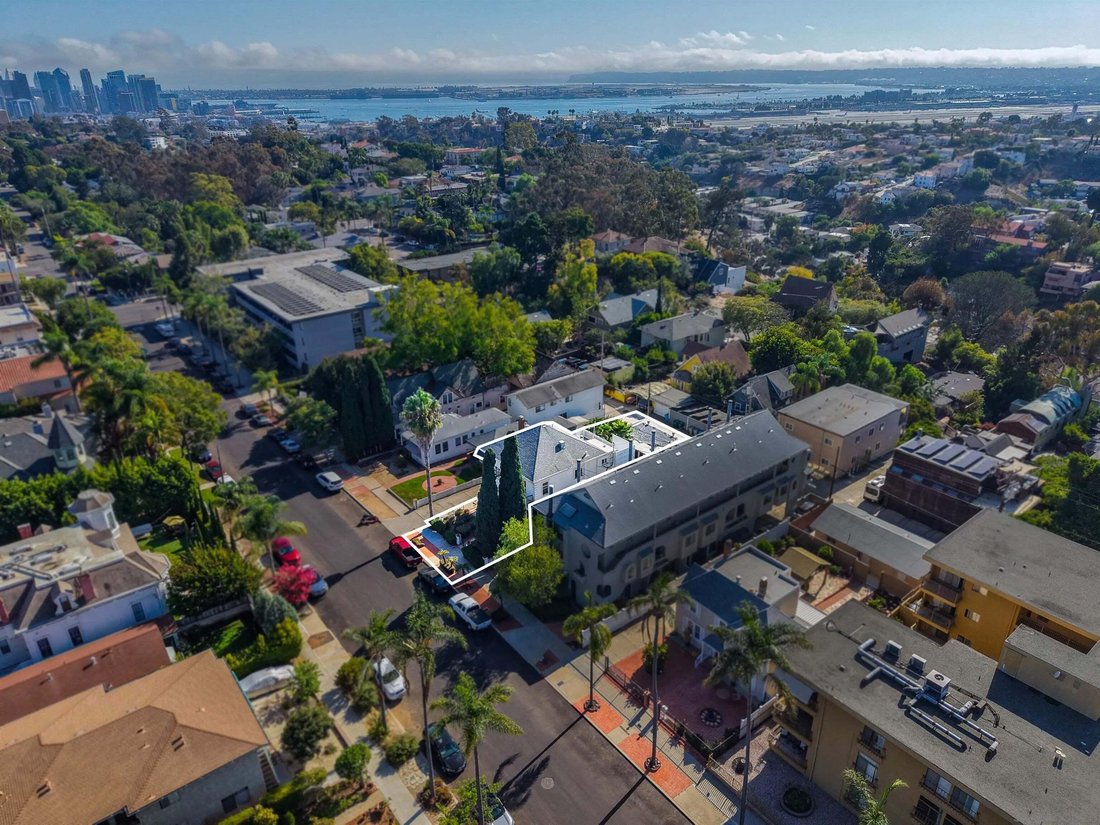 San Diego, California, United States 2 - 18833370