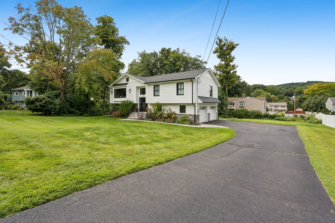 House in Kinnelon, New Jersey, United States 2 - 18831819