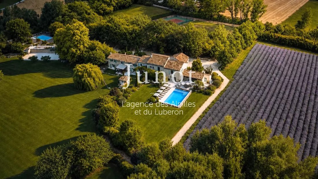 Country House in Gordes, Provence-Alpes-Côte d'Azur, France 4 - 13687308