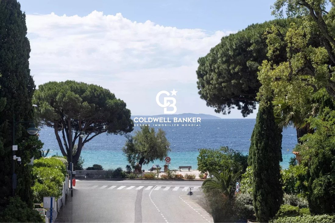 Appartamento a Le Lavandou, Provenza-Alpi-Costa Azzurra, Francia 1 - 18831308