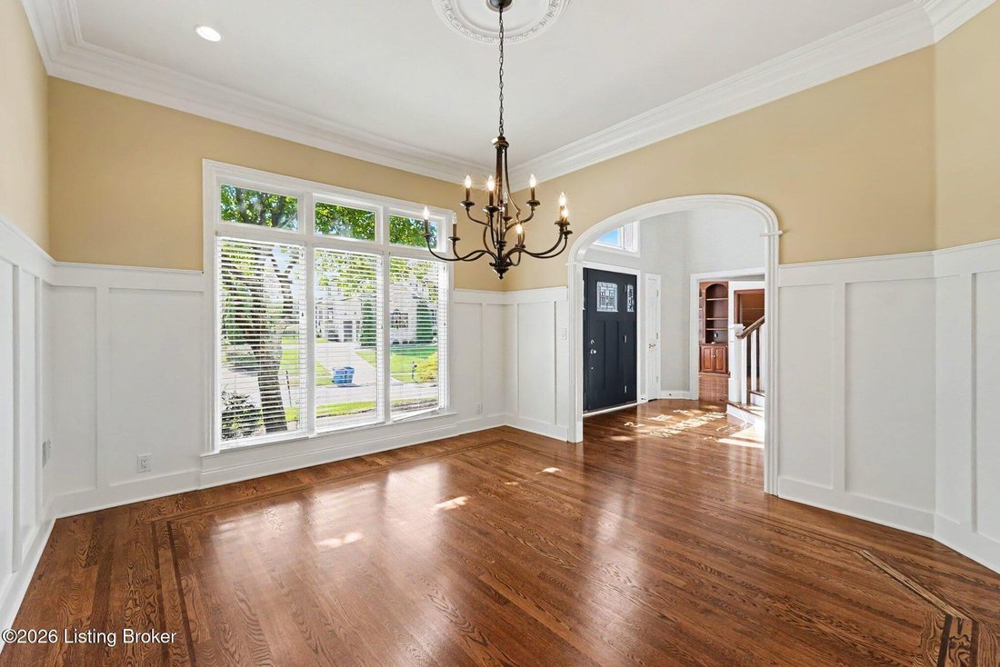 House in Watterson Park, Kentucky, United States 3 - 18079655