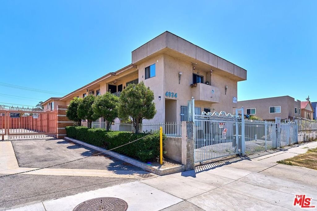 Los Angeles, California, United States 1 - 18832372