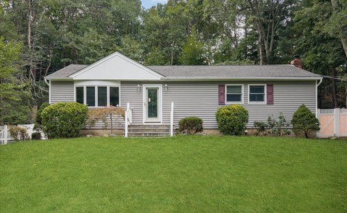 House in Smithtown, New York, United States 1