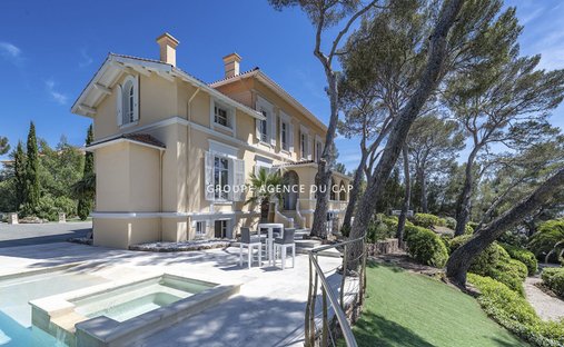Villa in Plateau Notre Dame Sud-Bord de mer-Beaurivage, Saint-Raphaël, France 1
