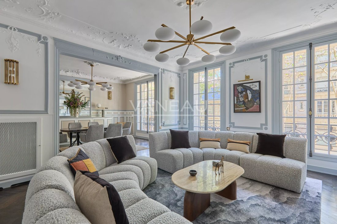 Apartment in Gros Caillou, Paris 7e Arrondissement, Paris 2 - 18831150