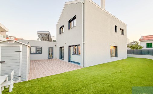 House in Sao Domingos de Rana, Lisbon, Portugal 1