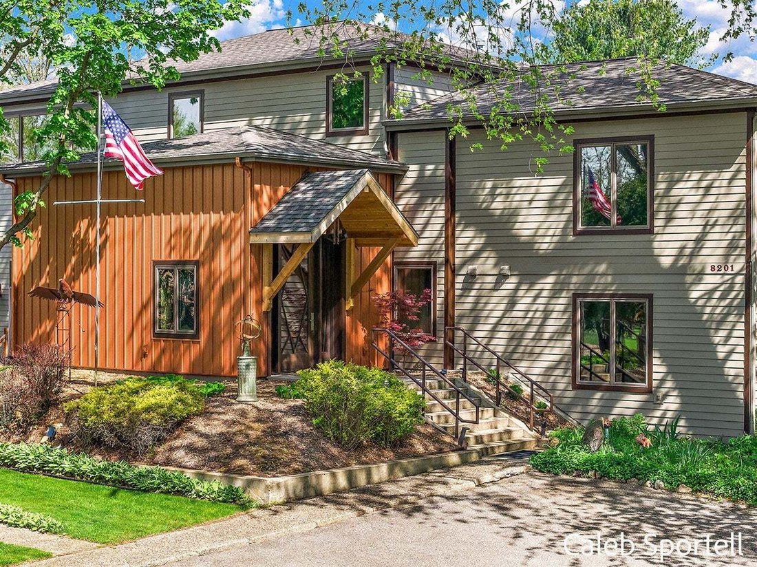 House in Caledonia, Michigan, United States 1 - 18833045