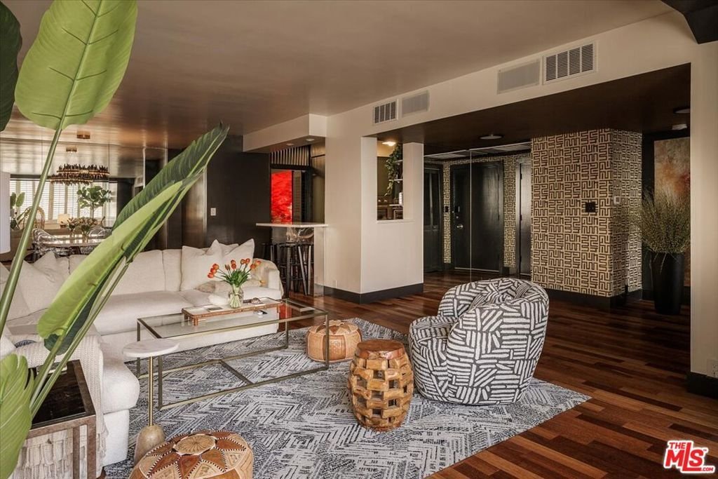 Condo in Los Angeles, California, United States 5 - 18832340