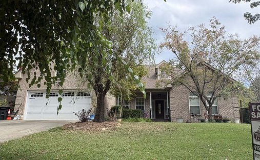 House in Bon Aqua, Tennessee, United States 1