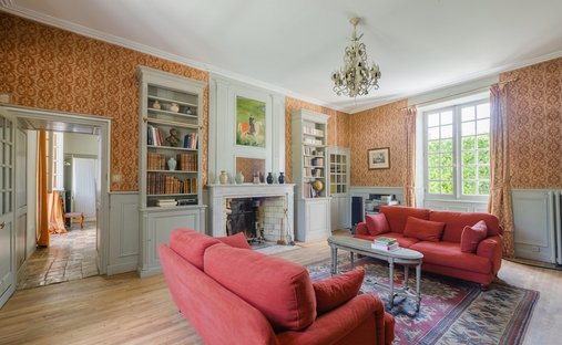 Villa in Zone Urbaine, Chasseneuil-du-Poitou, France 1