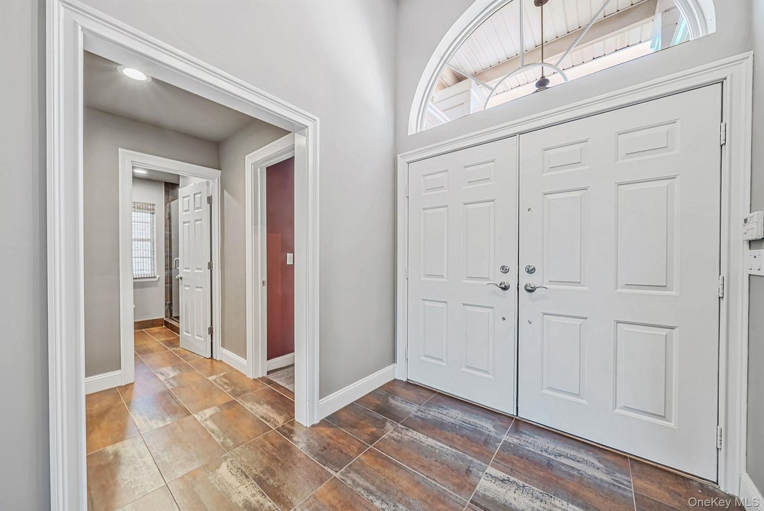Condo in Commack, New York, United States 3 - 18834549