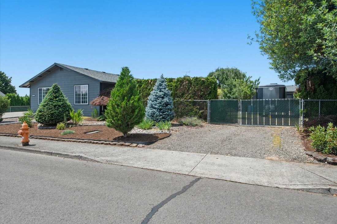 House in Canby, Oregon, United States 4 - 18831116