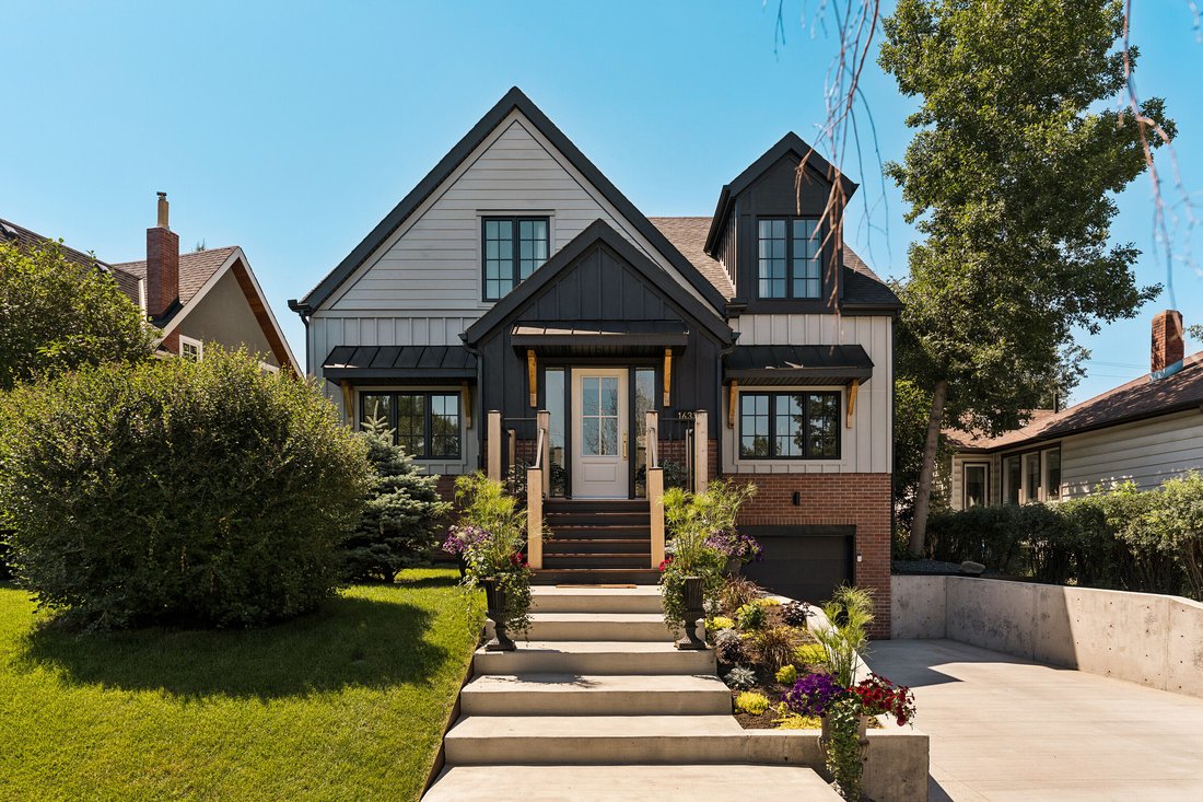 House in Calgary, Alberta, Canada 2 - 18830685