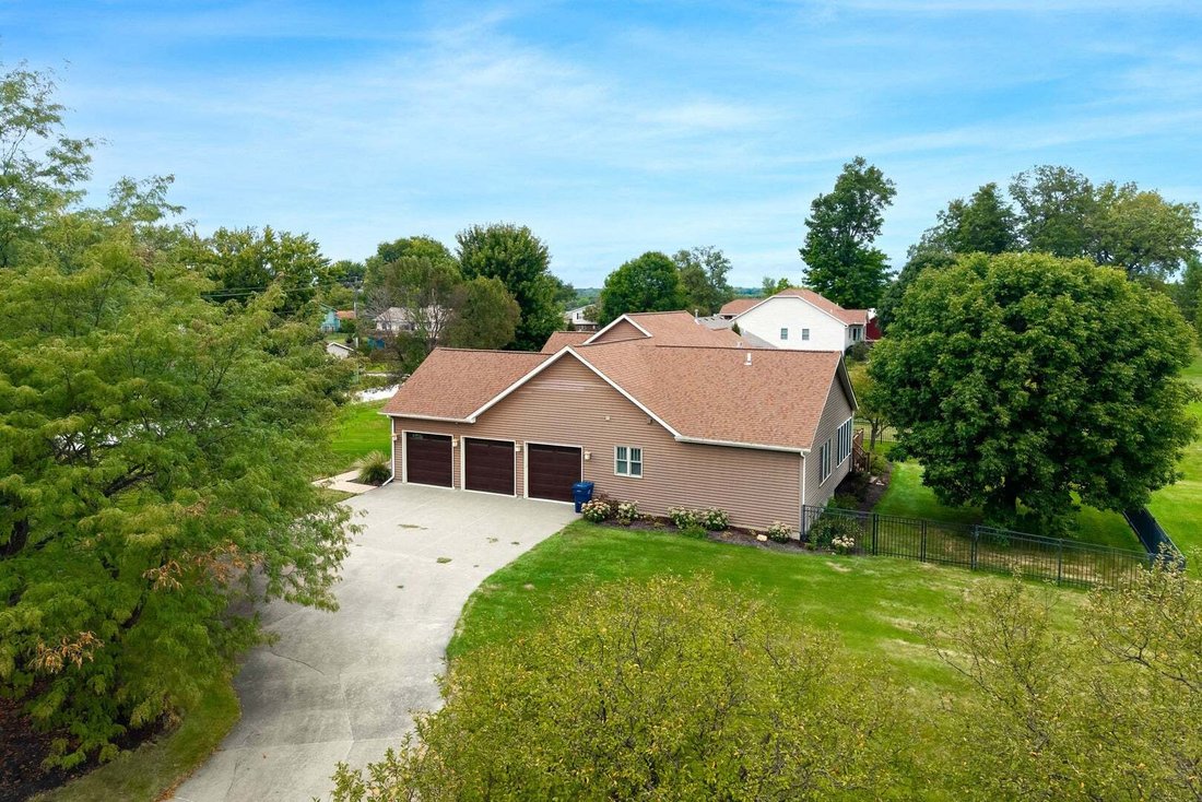House in Andalusia, Illinois, United States 3 - 18833926