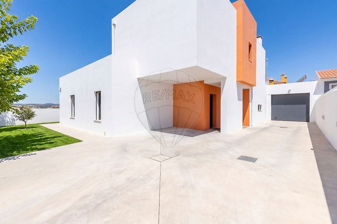 House in Ponte do Rol, Lisbon, Portugal 1 - 18830635