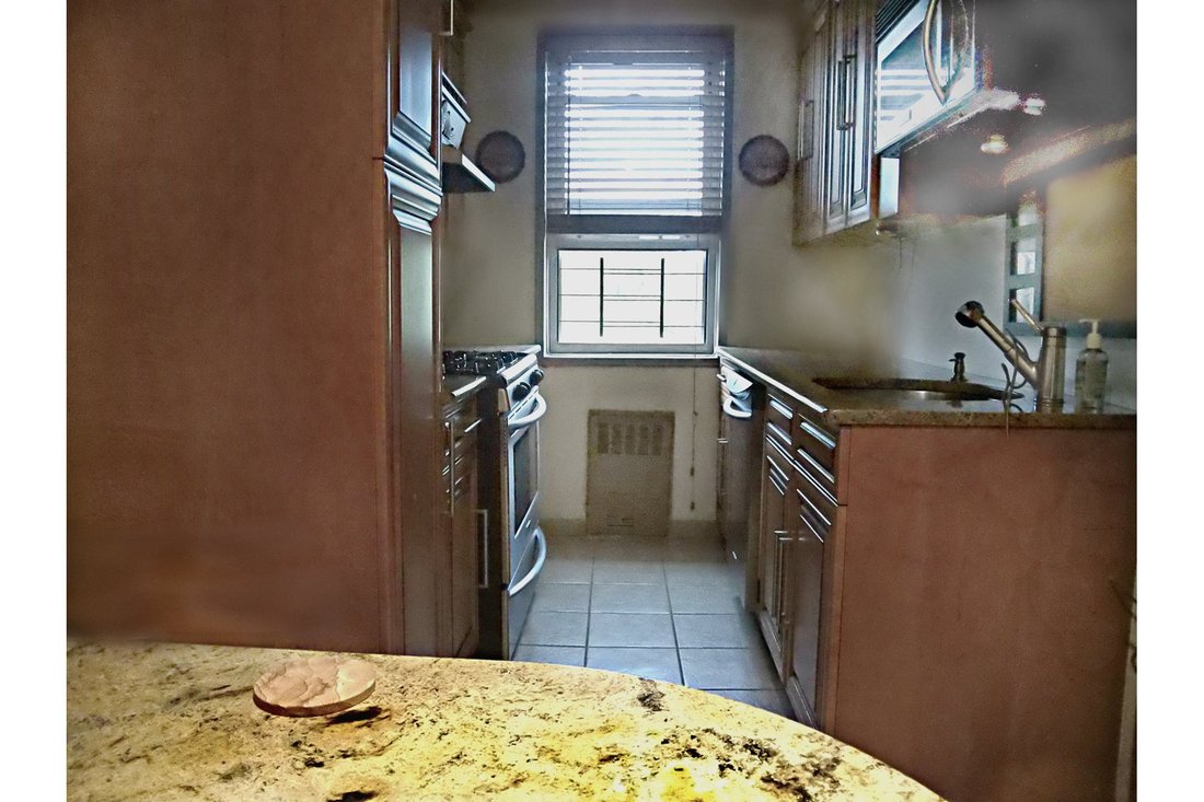 Yonkers, New York, United States 5 - 18834556