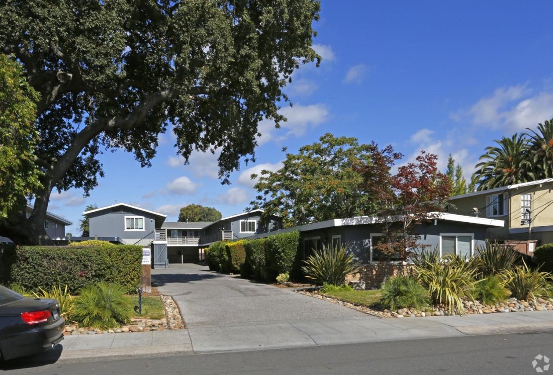 Palo Alto, California, United States 2 - 18832968