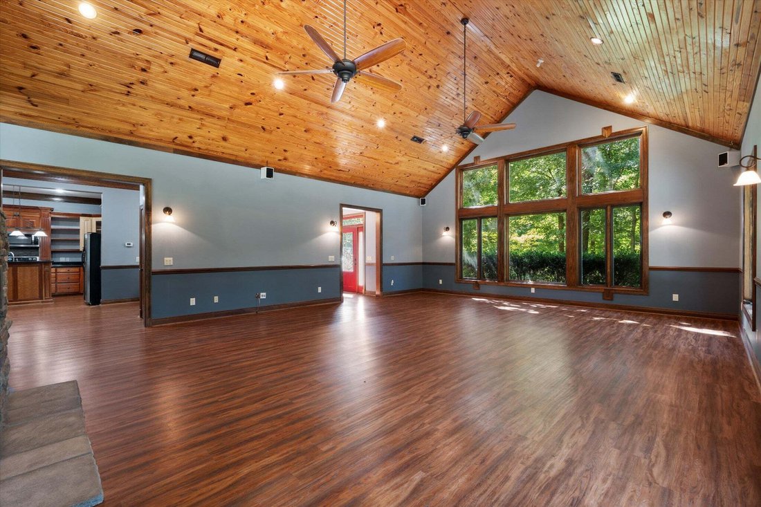House in Hohenwald, Tennessee, United States 4 - 18833436