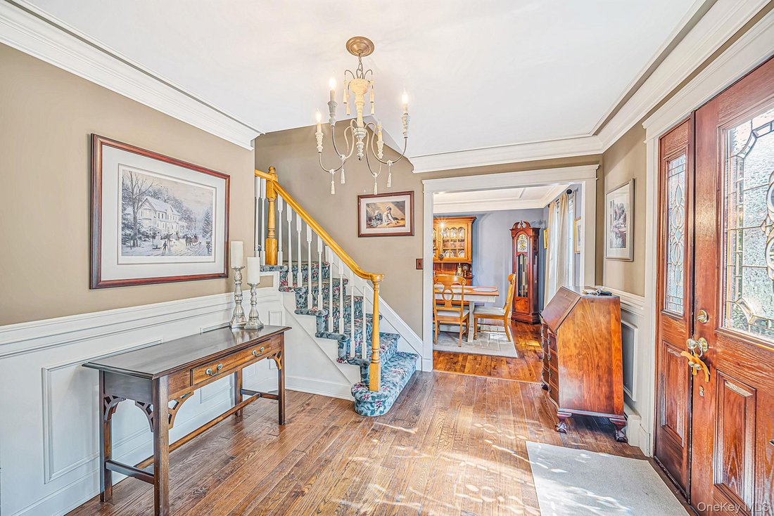 House in Port Jefferson Station, New York, United States 4 - 18830586
