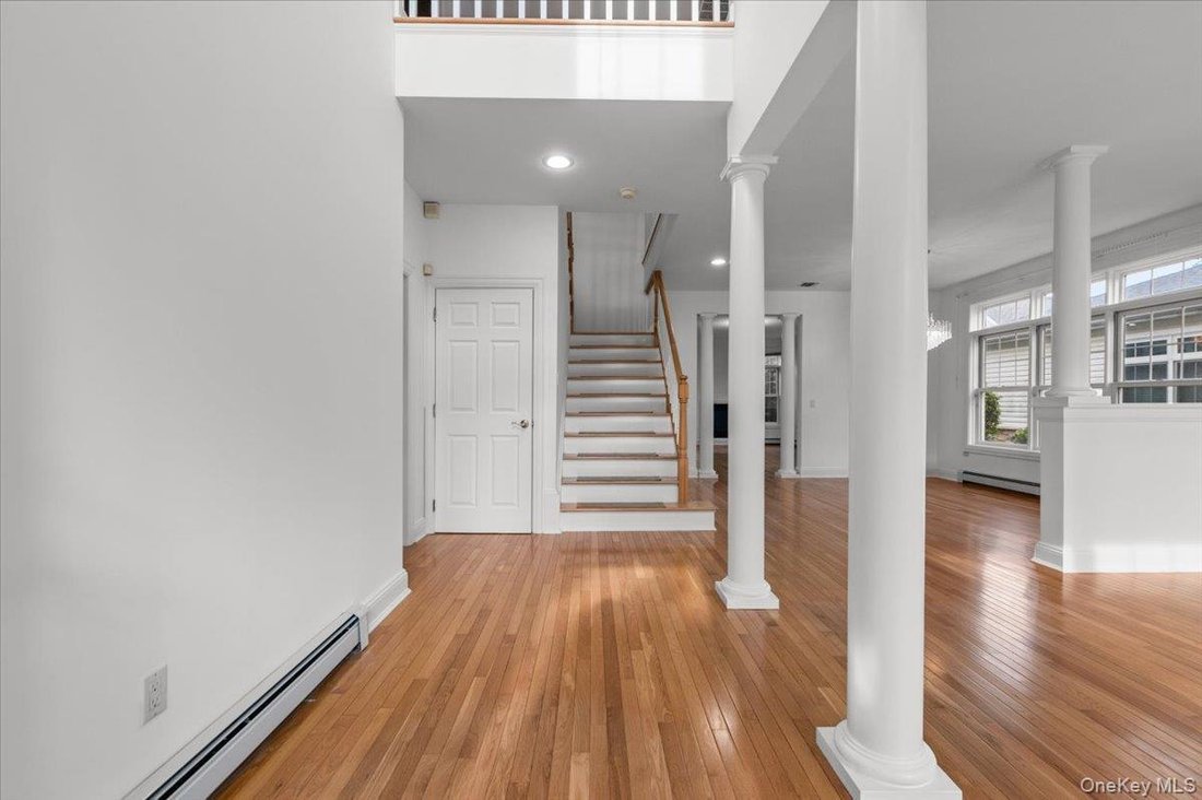 Condo in Port Washington, New York, United States 3 - 18832839