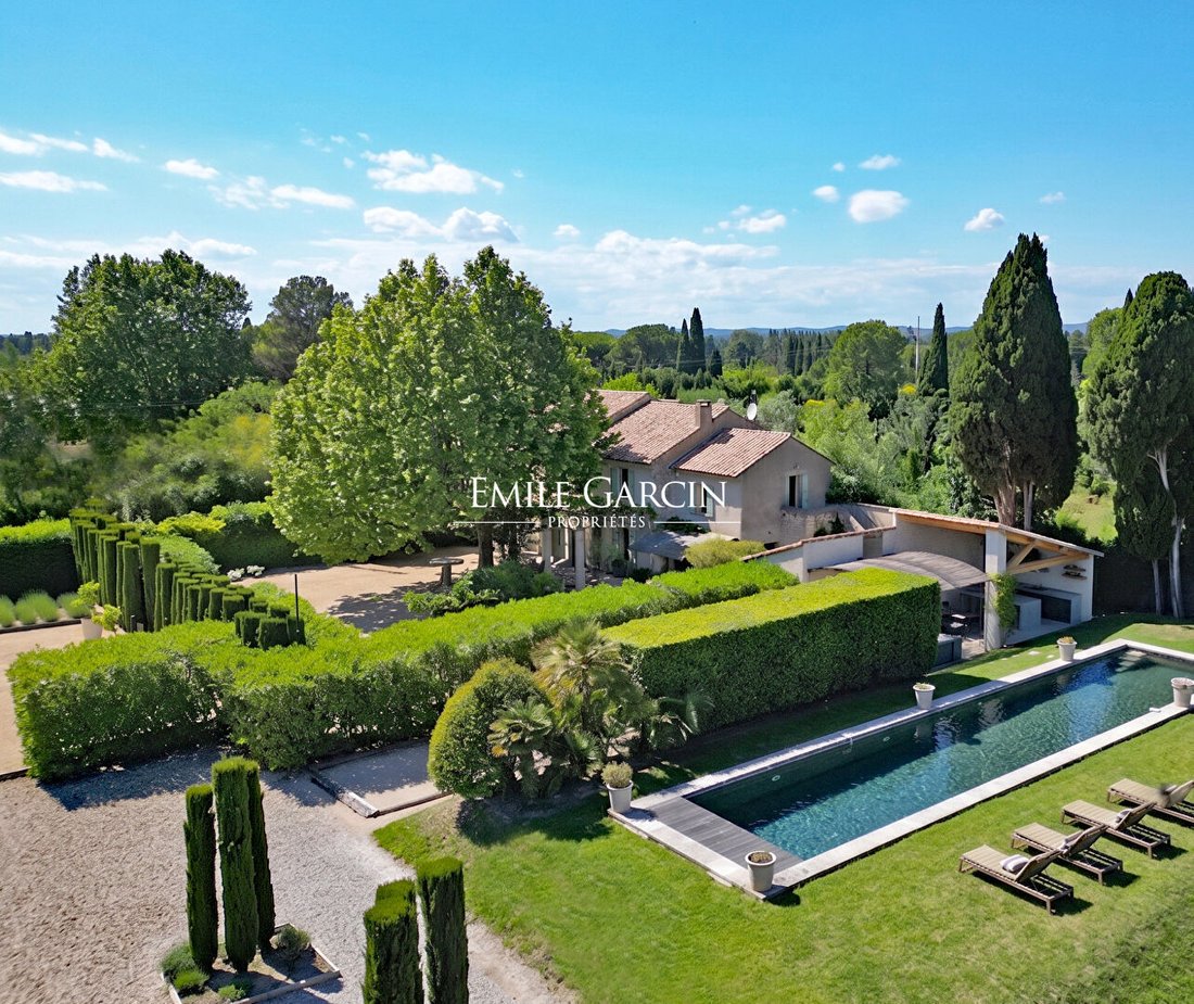 Villa en Saint-Remy-de-Provence, Provenza-Alpes-Costa Azul, Francia 1 - 18024185