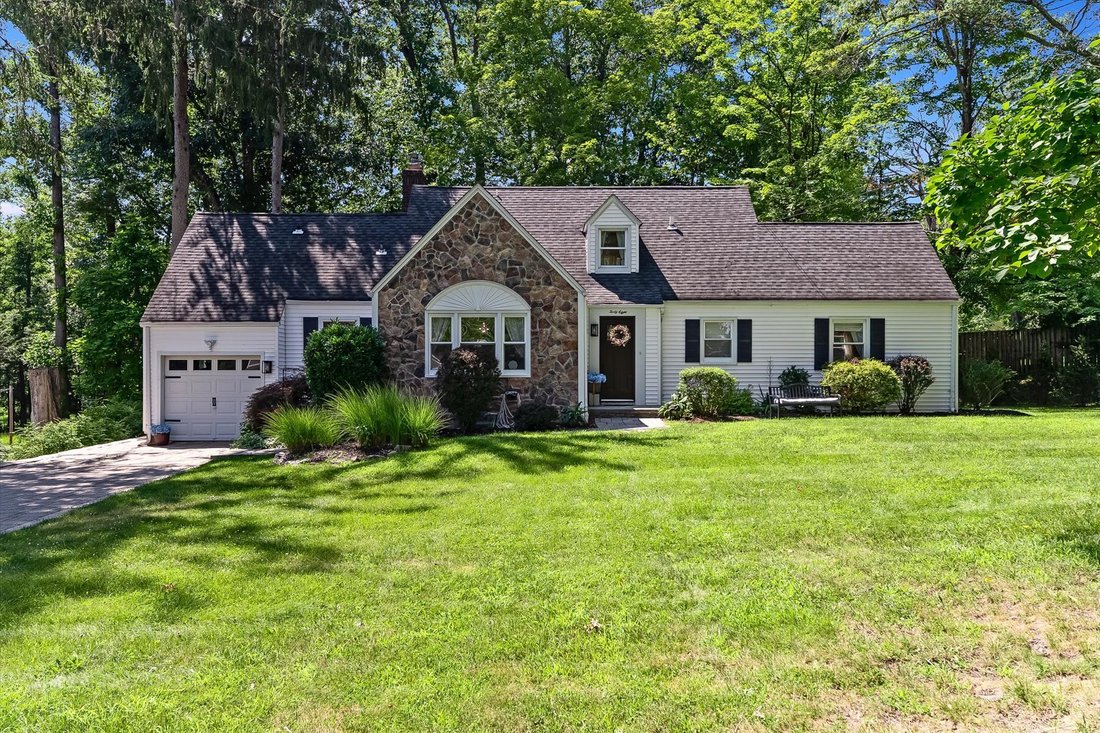 House in Morris Plains, New Jersey, United States 2 - 18831136
