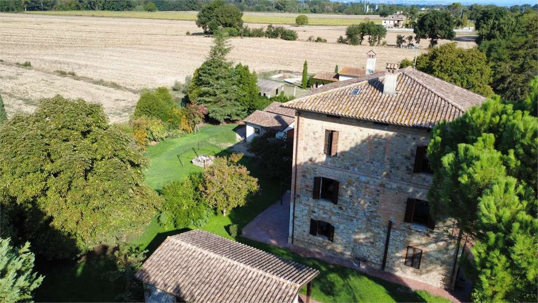 Estate in Todi, Umbria, Italy 4 - 18834146