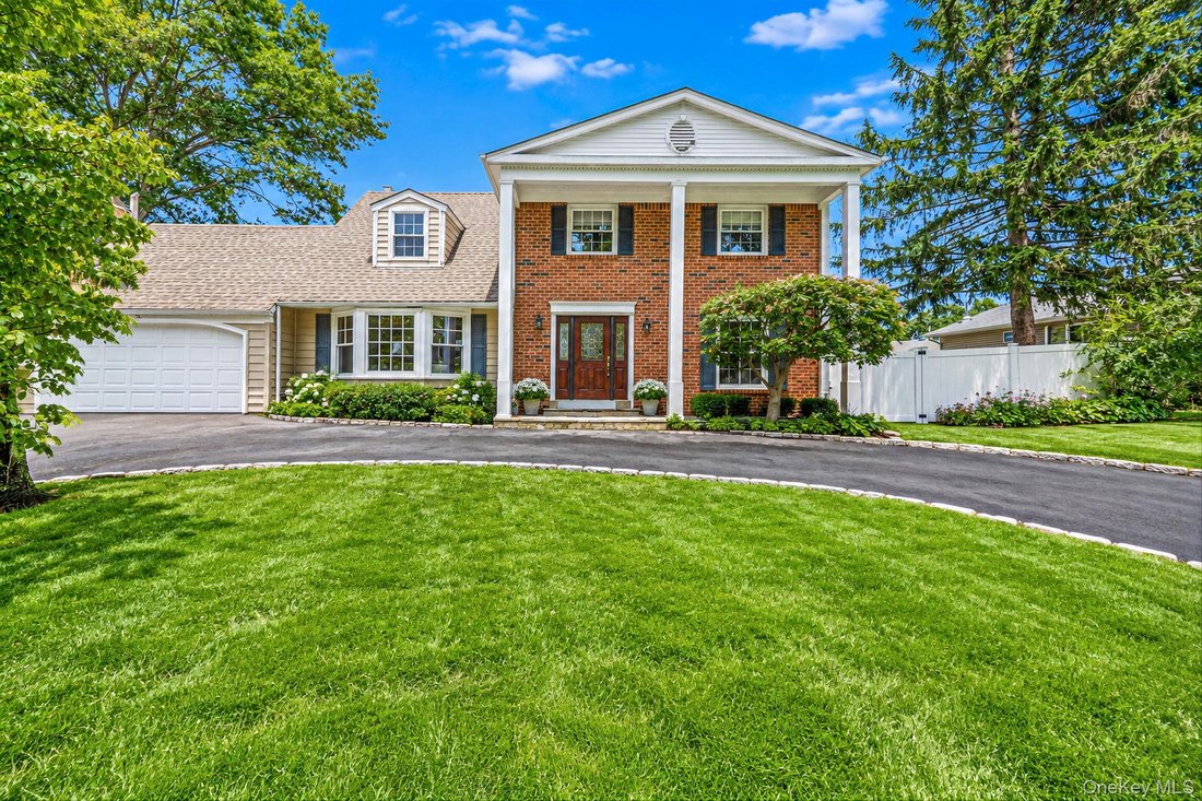 House in Port Jefferson Station, New York, United States 2 - 18830586