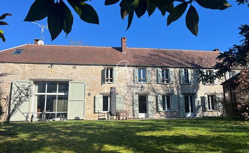 House in Houdan, Ile-de-France, France 1