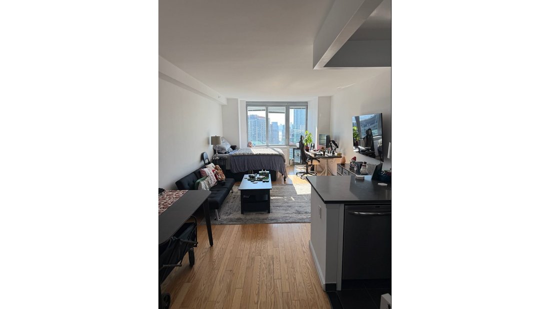 New York, New York, United States 1 - 18834554