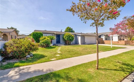 House in Signal Hill, California, United States 1